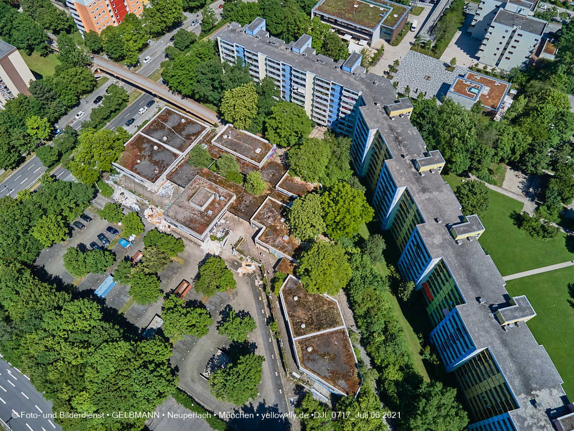 06.07.2021 - Einkaufs- und Wohnzentrum Quiddestraße in Neuperlach